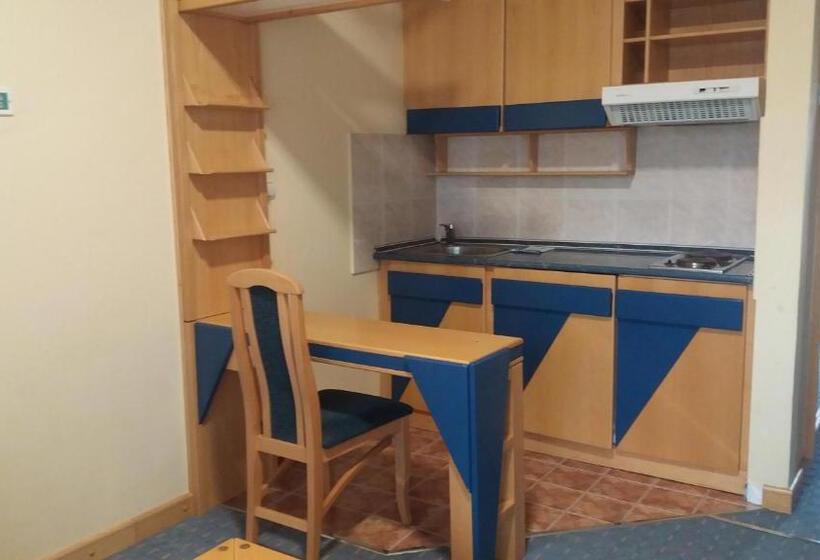 إستوديو قياسى, Garni Hotel Lupus