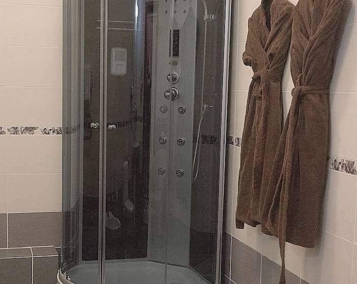 标准间, Crona Medical & Spa