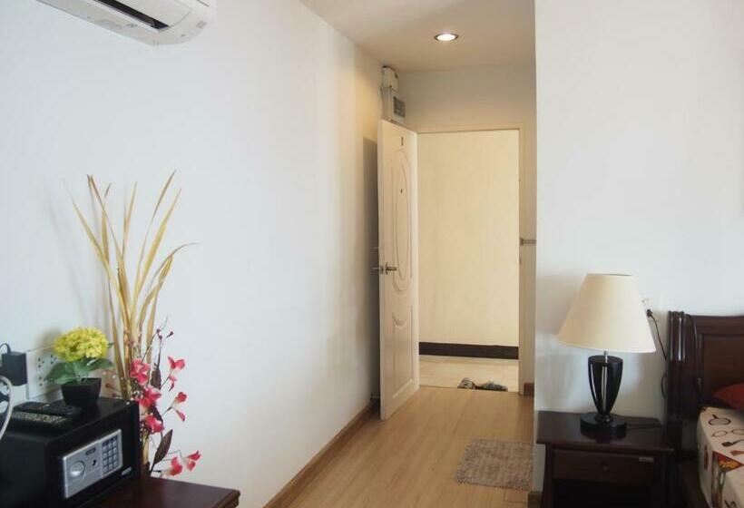 스탠다드 룸 킹사이즈 침대, Nong Nuey Rooms