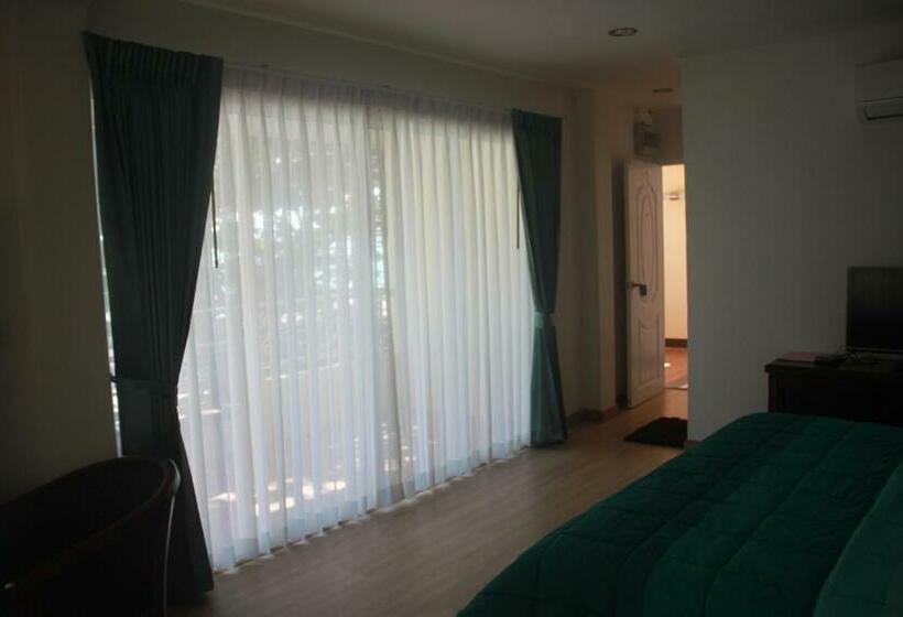 스탠다드 룸 킹사이즈 침대, Nong Nuey Rooms