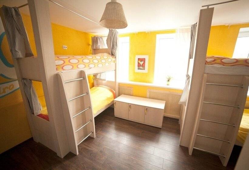 공동 객실, Smile Hostel