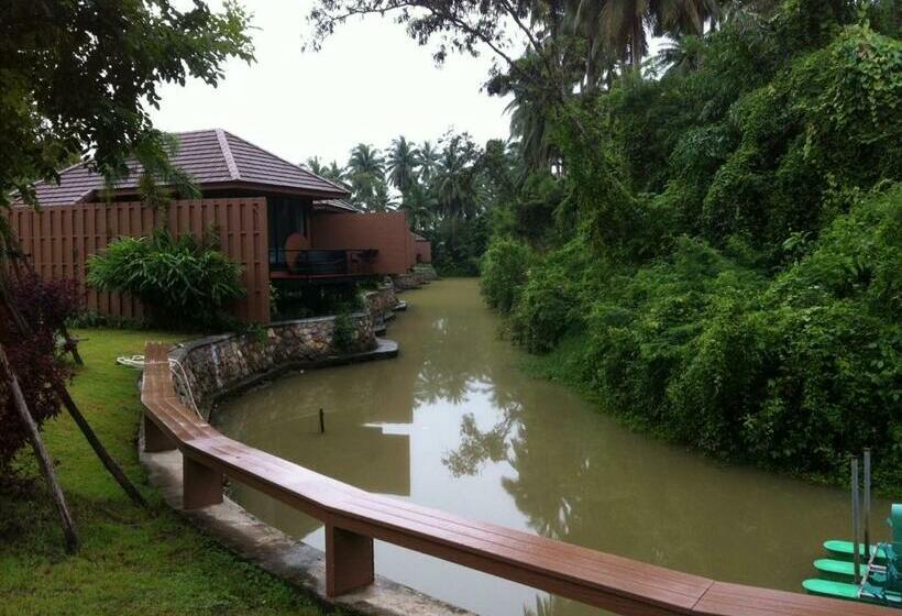디럭스 룸, The Grace Amphawa