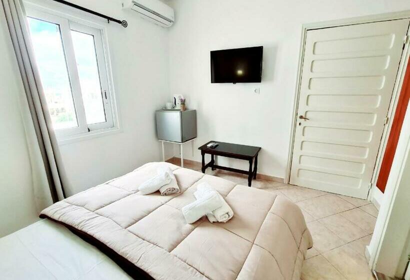 标准间, Avra Rooms