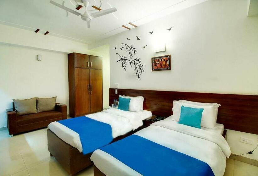 Quarto Deluxe, Staayz Premium Gurgaon