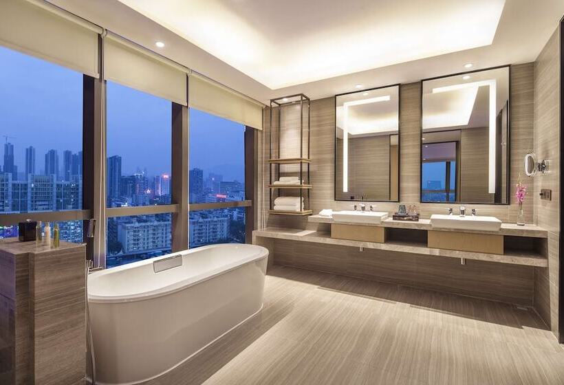 스위트 킹사이즈 침대, Doubletree By Hilton Hotel Shenzhen Longhua