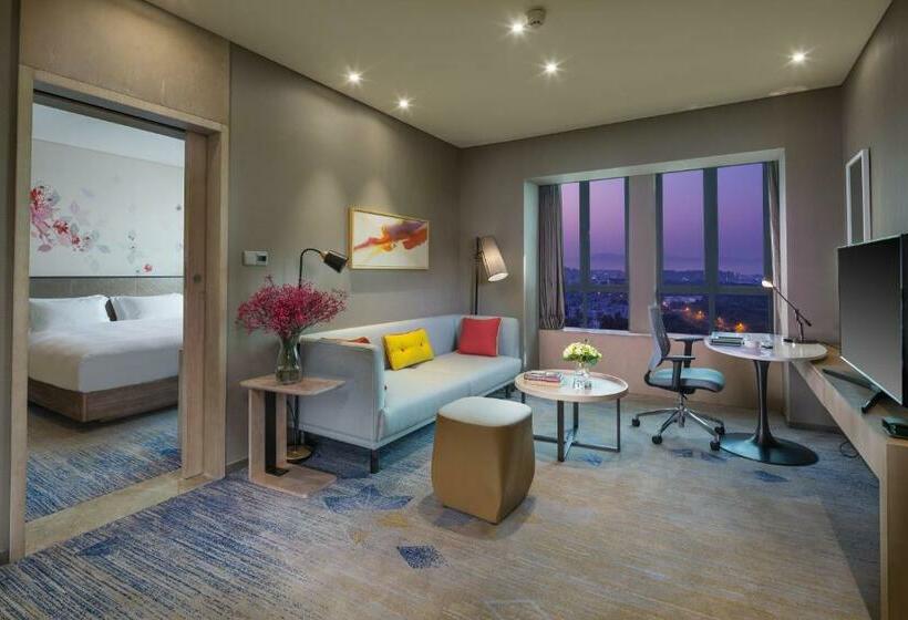 Люкс Superior, Hilton Garden Inn Zhongshan Guzhen