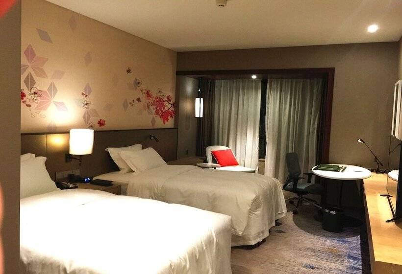 Номер Стандарт, Hilton Garden Inn Zhongshan Guzhen