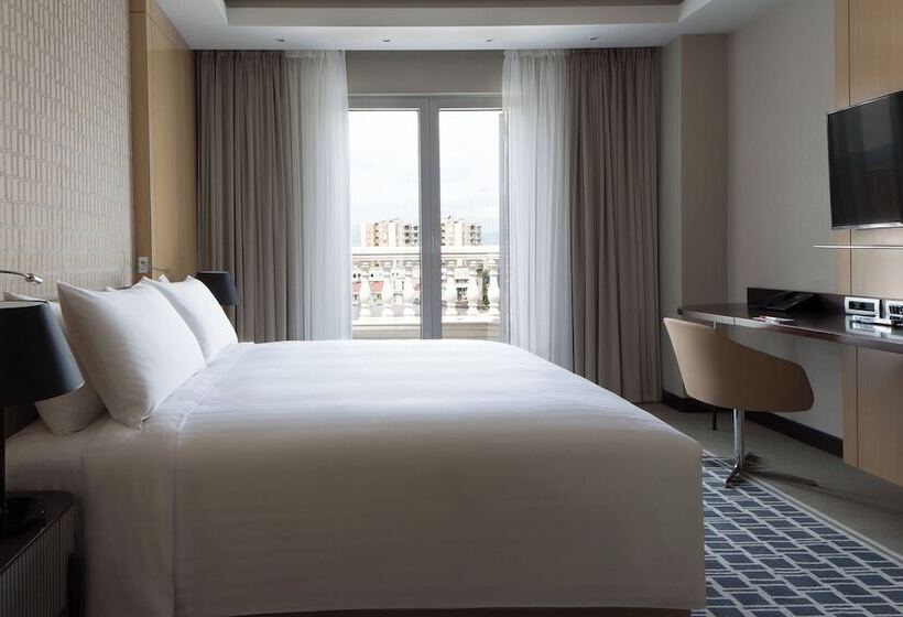 سوییت اجرایی, Skopje Marriott