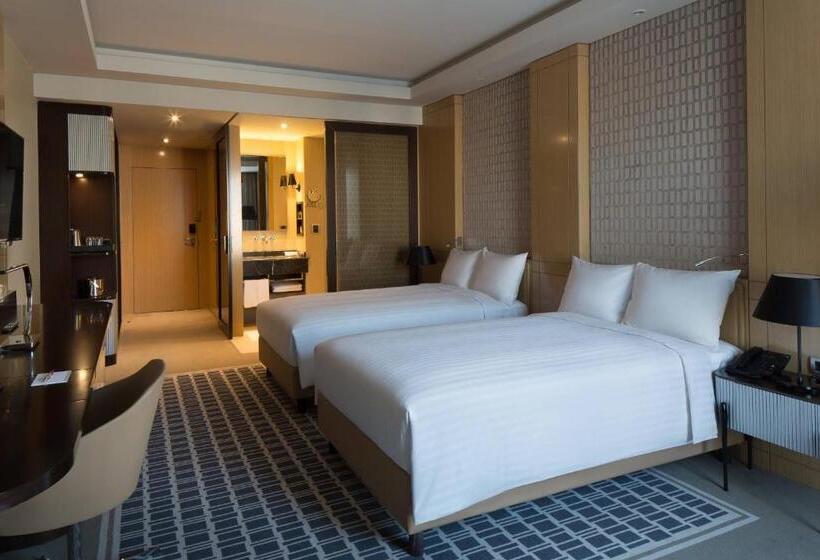 سوییت جونیور, Skopje Marriott