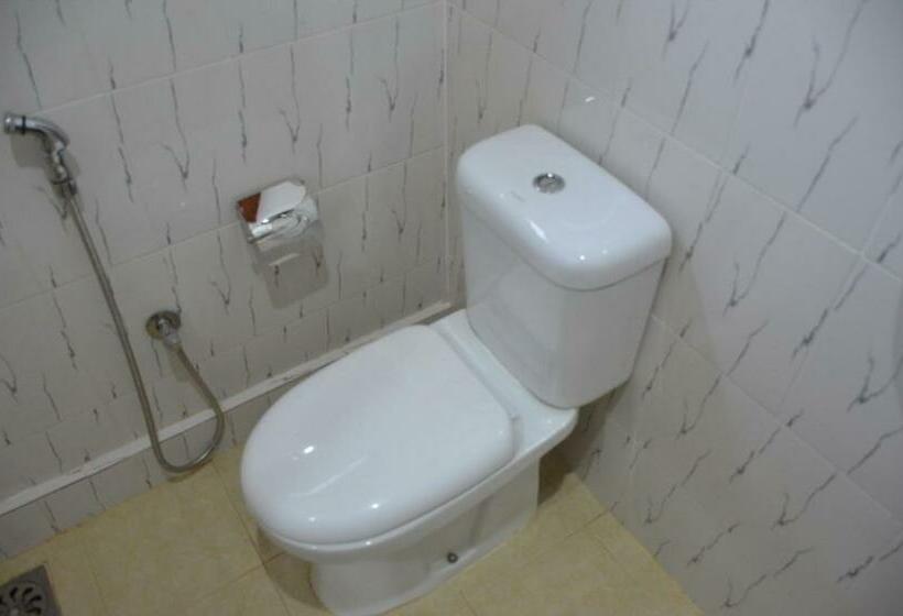 اتاق لوکس سه تخته, Sunny Lanka Guest House