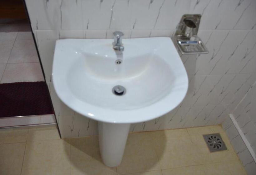 اتاق استاندارد سه تخته با بالکن, Sunny Lanka Guest House