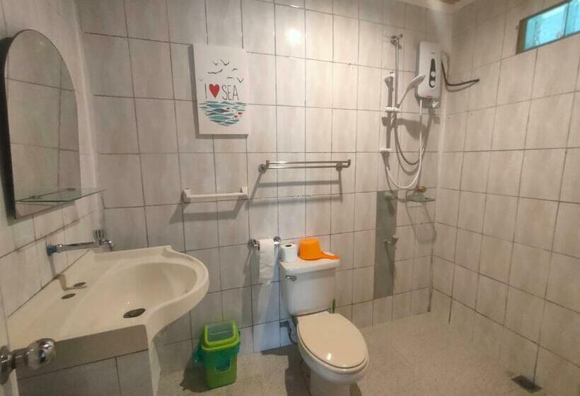 Номер Deluxe Вид на Море с Балконом, Moalboal T Breeze Coastal Resort