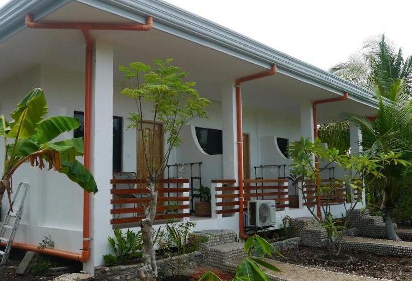 Номер Стандарт Вид на Сад, Moalboal T Breeze Coastal Resort