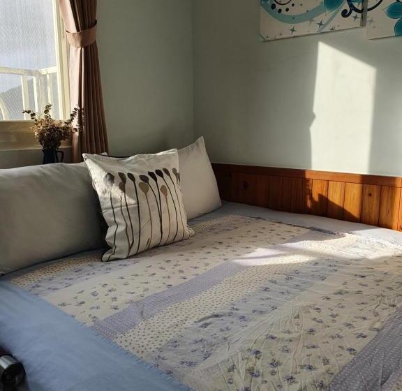 اتاق استاندارد چهار تخته با چشم‌انداز دریا, Ching Yue B&b