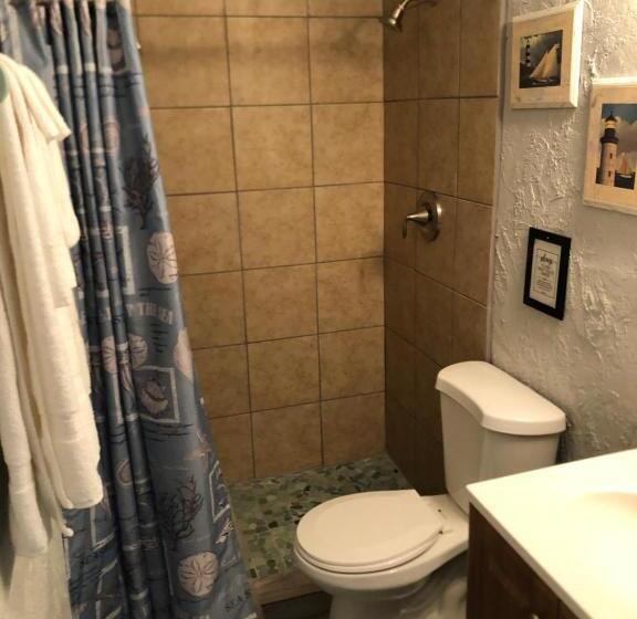 스탠다드 스튜디오, Surfside Suites