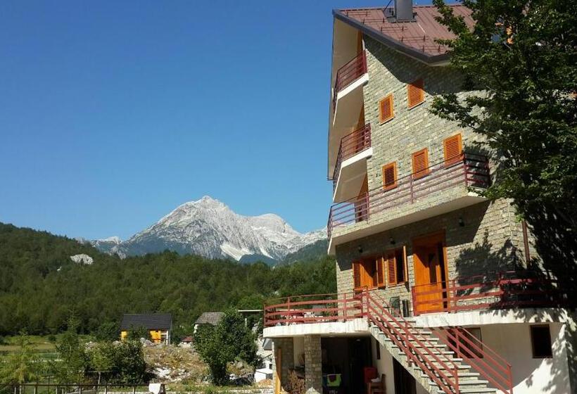 Quarto Triplo Estandar, Villa Dini