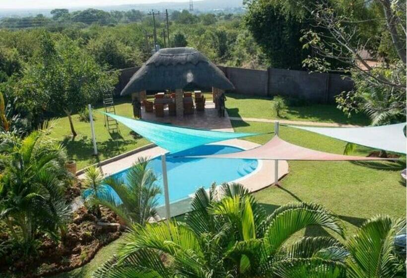 اتاق استاندارد چهار تخته, Room In Villa   Zambezi Family Lodge   Leopard Room