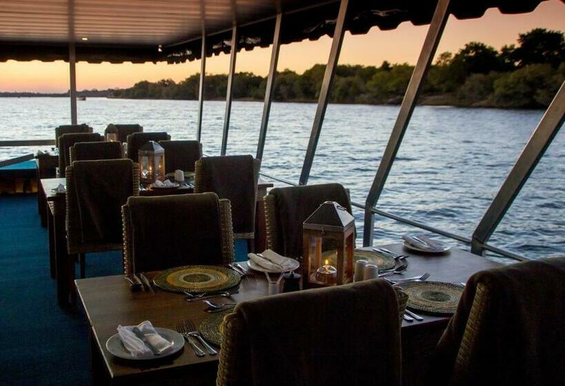 اتاق استاندارد چهار تخته, Room In Villa   Zambezi Family Lodge   Leopard Room
