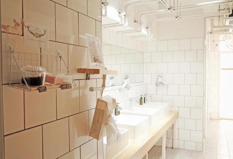 اتاق اکونومی یک تخته, Paper Plane Hostel