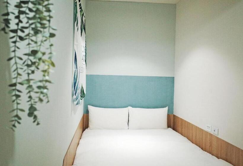 اتاق اکونومی یک تخته, Paper Plane Hostel