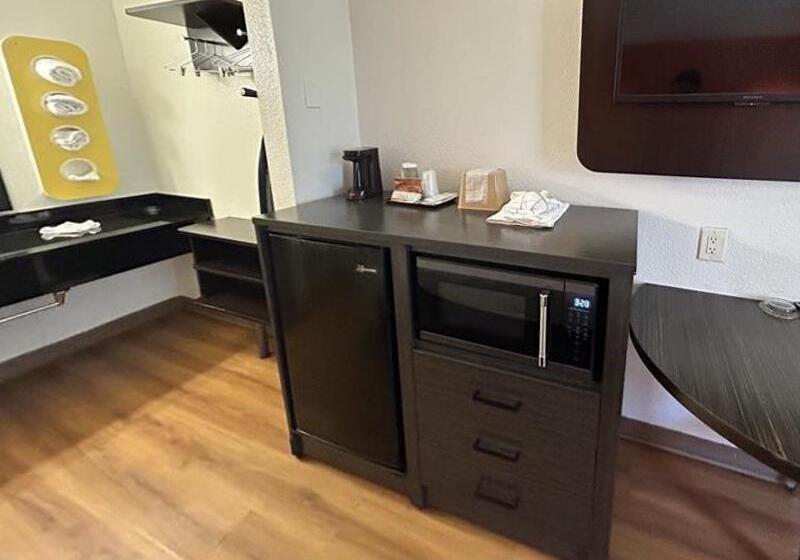 디럭스 룸, Studio 6 Suites   Riverside, Ca South