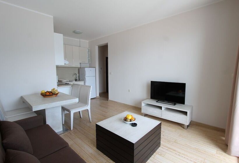 1-Bedroom Classic Apartment, Apartments Aqua