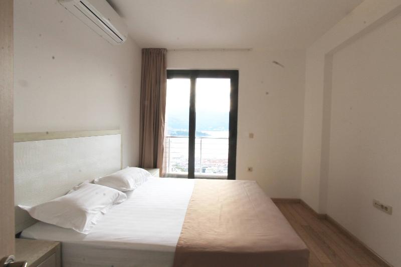 1 Bedroom Apartment Sea View with Balcony, Apartments Aqua