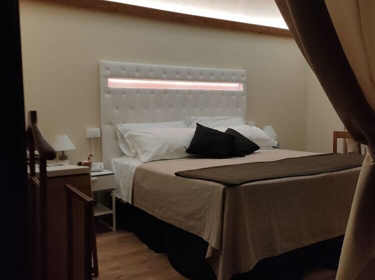 اتاق استاندارد با تخت بزرگ, Quari Hotel Restaurant & Pizza