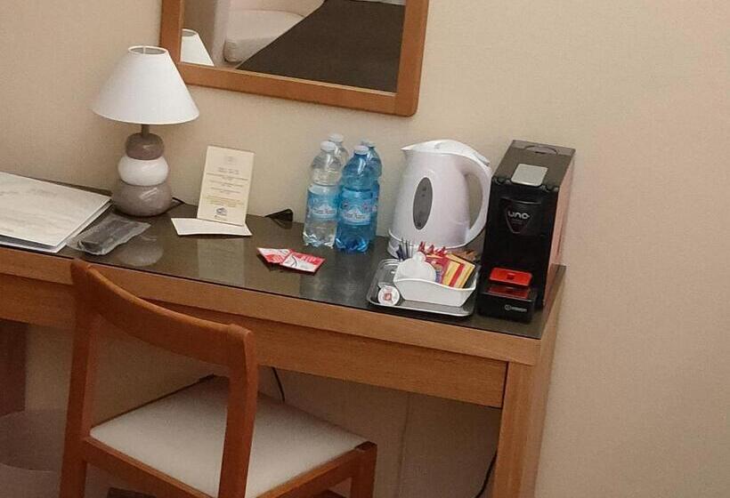 اتاق استاندارد با تخت بزرگ, Quari Hotel Restaurant & Pizza