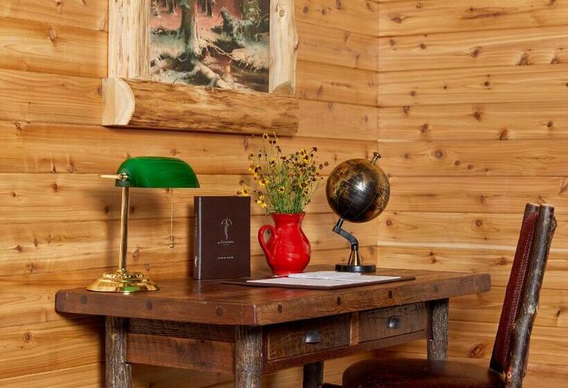 Люкс Deluxe Кровать Кинг, The Chatwal Lodge    In The Unbound Collection By Hyatt