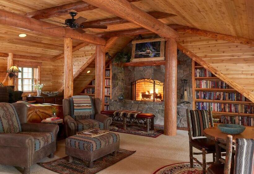Casa 1 Quarto, The Chatwal Lodge    In The Unbound Collection By Hyatt