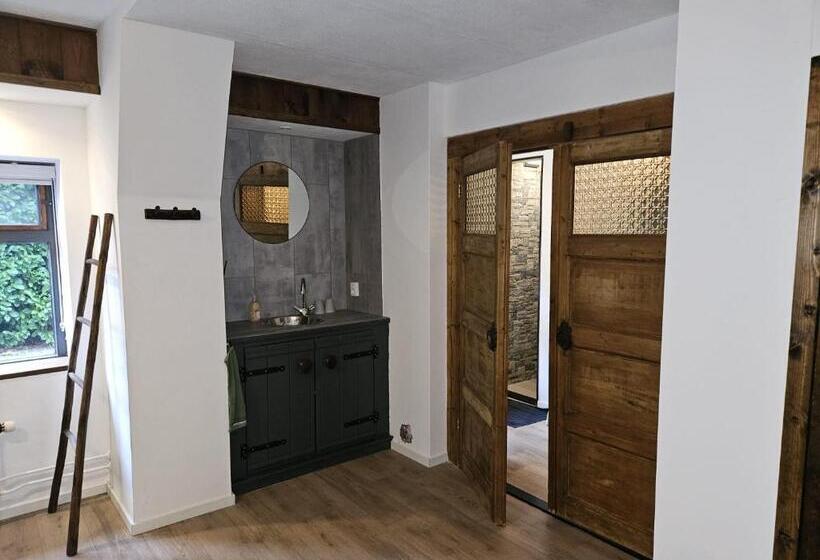 Семейный Номер Deluxe, Guesthouse Max