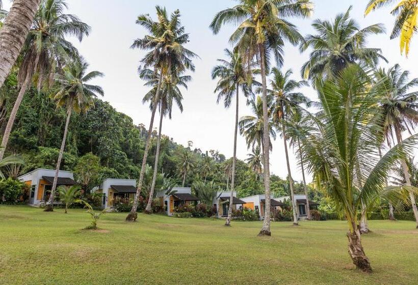کابین, Phukhaolak Resort