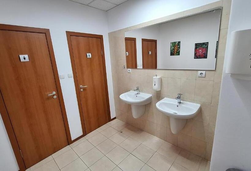 تختخواب در اتاق مشترک, Hostel Canto
