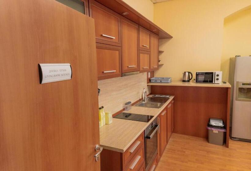 اتاق لوکس, Hostel Canto