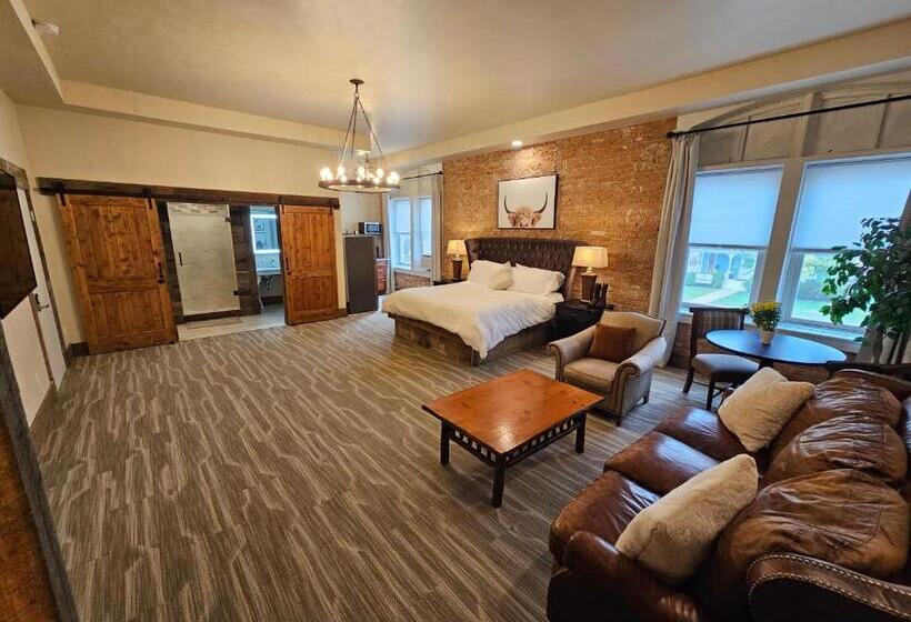 Люкс Повышенной Комфортности, Eaglescape Suites And Event Center