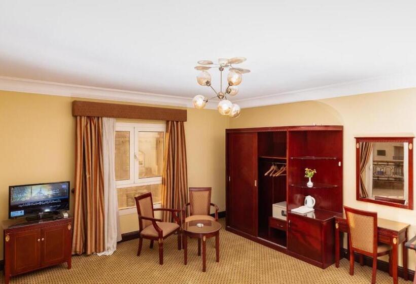 اتاق لوکس با چشم‌انداز باغ, The Villa 604 Powered By Look
