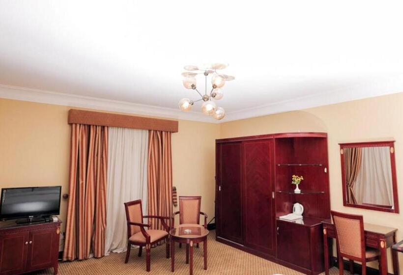 1 Bedroom Penthouse Apartment, The Villa 604 Powered By Look