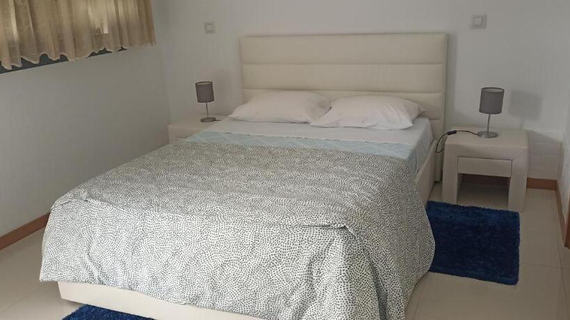 Номер Стандарт Вид на Бассейн, Vale Poços House
