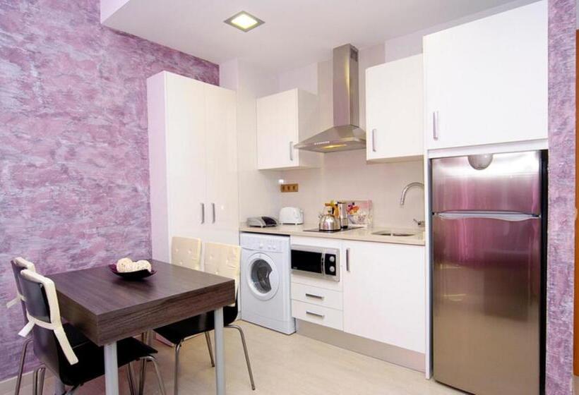 Студио Стандарт с Балконом, Aparthotel Rambla108