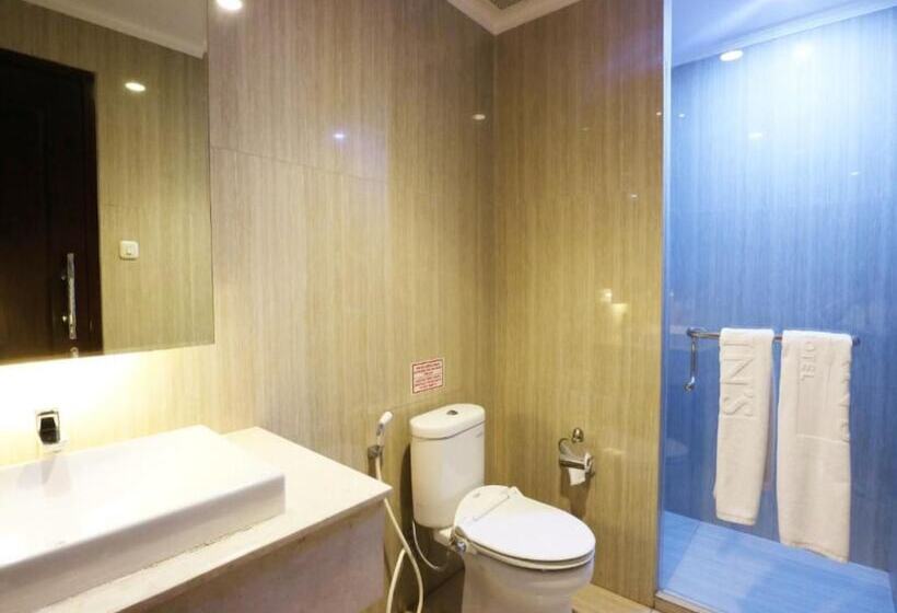 Quarto Deluxe, Coins Hotel Jakarta