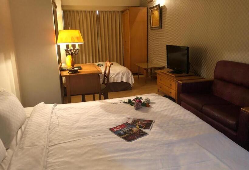 اتاق استاندارد سه نفره, Berkeley Business Hotel Zhongzheng