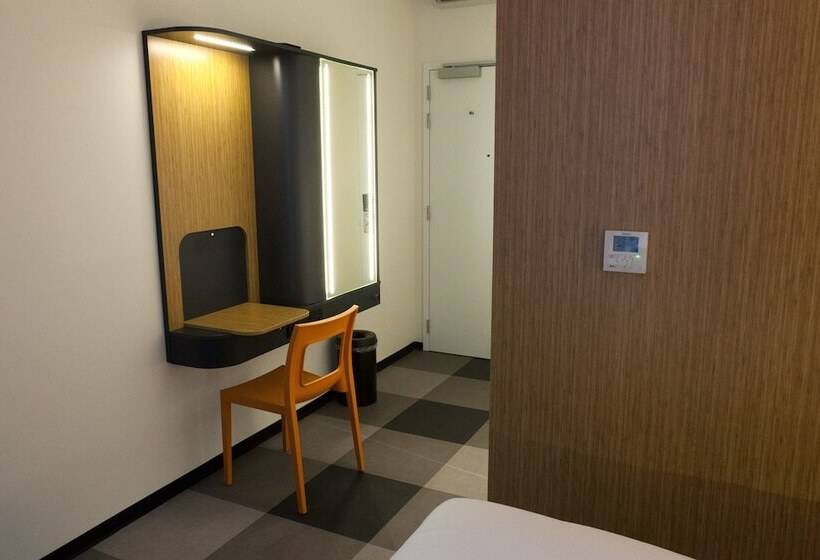 Номер Superior, Easyhotel Brussels City Centre