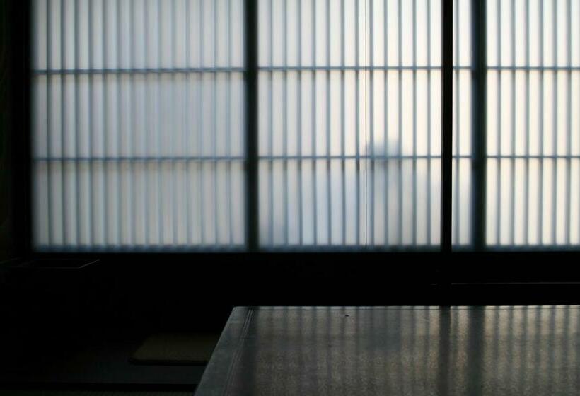 스탠다드 룸 공동 욕실, Haruya Umekoji
