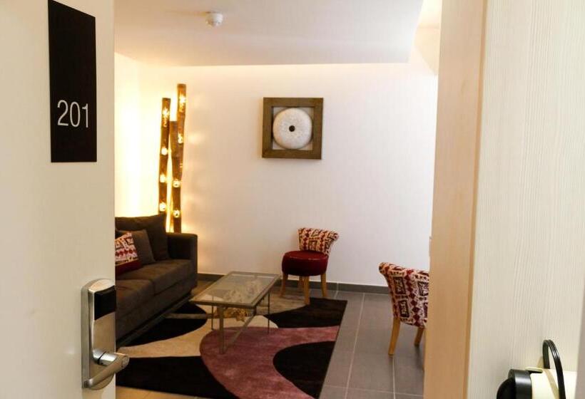 سوییت جونیور, Onomo Hotel Lomé