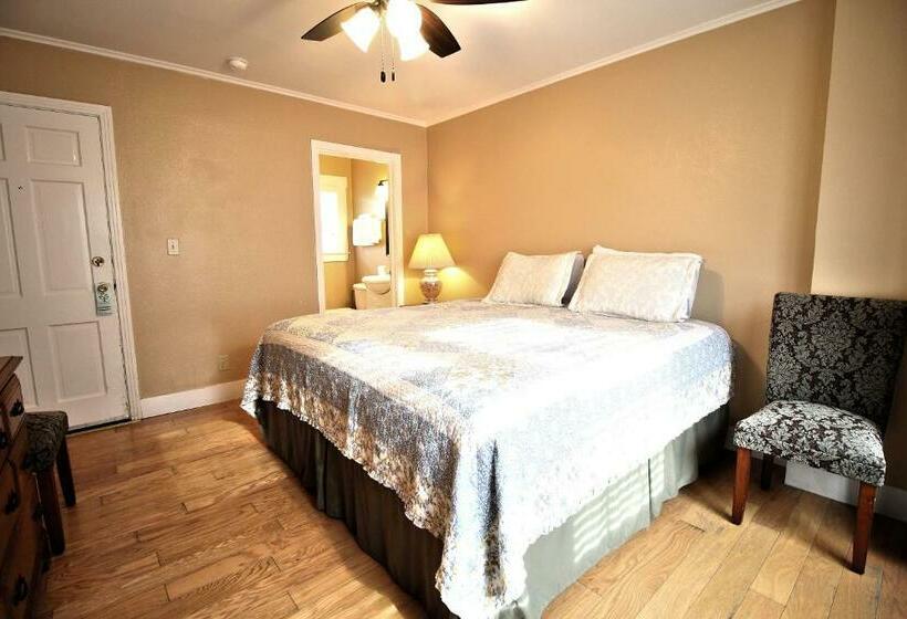 Стандартный Номер Кровать Кинг, Peach Tree Inn & Suites