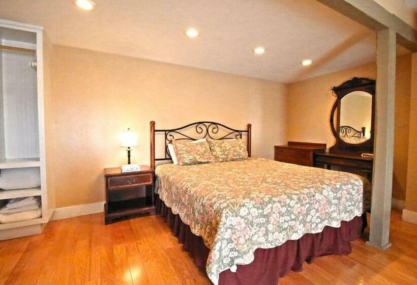 Номер Deluxe Кровать Кинг, Peach Tree Inn & Suites