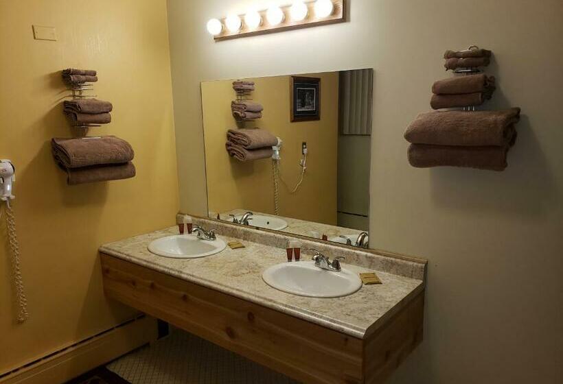 スイート, Willard Munger Inn