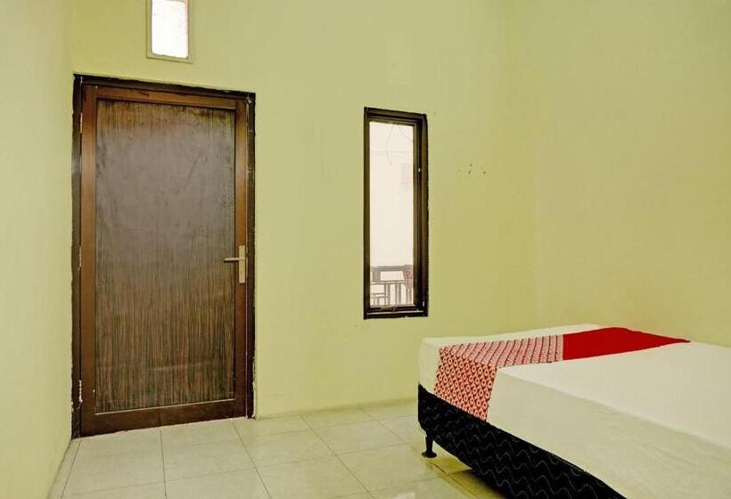 Номер Стандарт, Oyo Life 92936 Kost Teteh Erni Karawang