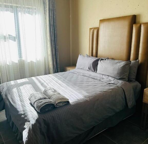 Семейный Номер, Sekgome Resort